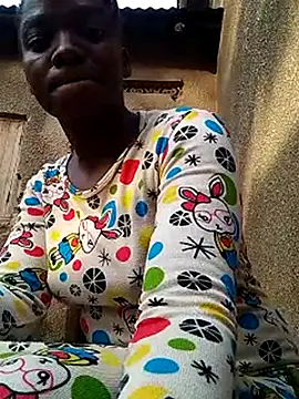 Snapshot of shape30 chatting on 02.12.25 shape30 online show from 02.12.25