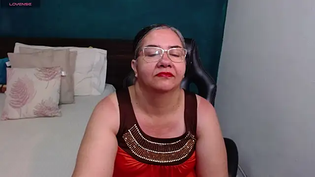 Snapshot of scaelettdubois chatting on 02.07.26 scaelettdubois online show from 02.07.26