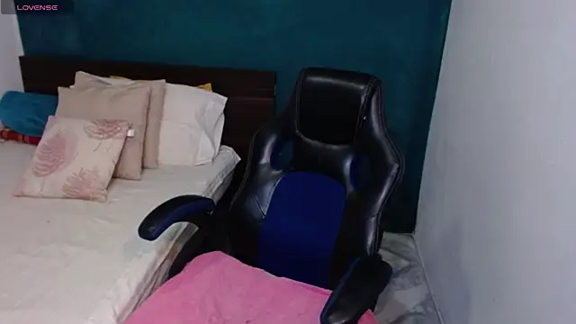 Snapshot of scaelettdubois chatting on 02.08.26 scaelettdubois online show from 02.08.26