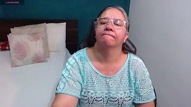 Snapshot of scaelettdubois chatting on 02.19.26 scaelettdubois online show from 02.19.26