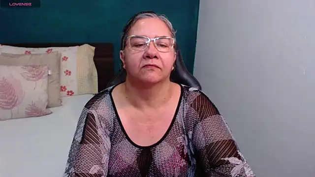 Snapshot of scaelettdubois chatting on 02.26.26 scaelettdubois online show from 02.26.26