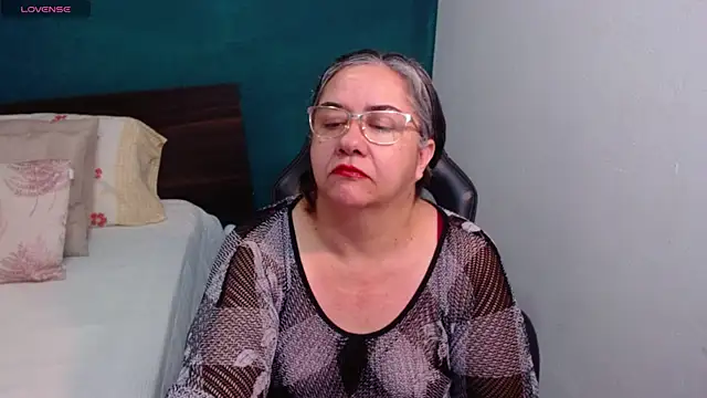 Snapshot of scaelettdubois chatting on 03.14.26 scaelettdubois online show from 03.14.26