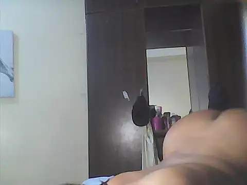 Snapshot of Naughty_Laurah chatting on 11.30.25 Naughty Laurah online show from 11.30.25