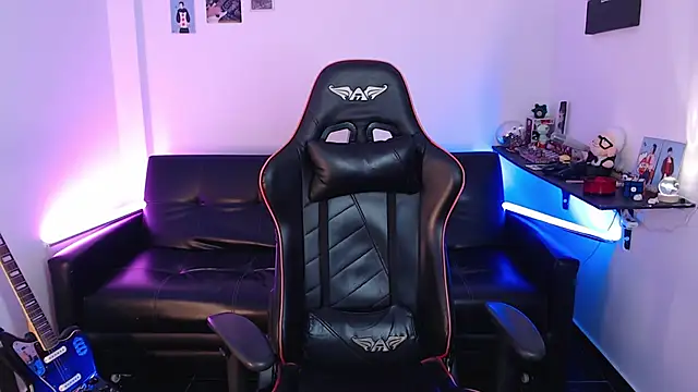 Snapshot of malik_harrison__ chatting on 01.08.25 malik harrison   online show from 01.08.25