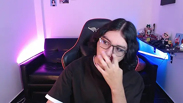 Snapshot of malik_harrison__ chatting on 02.04.25 malik harrison   online show from 02.04.25