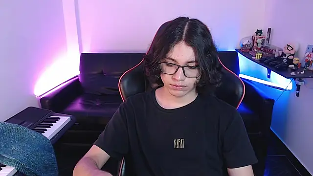 Snapshot of malik_harrison__ chatting on 02.06.25 malik harrison   online show from 02.06.25