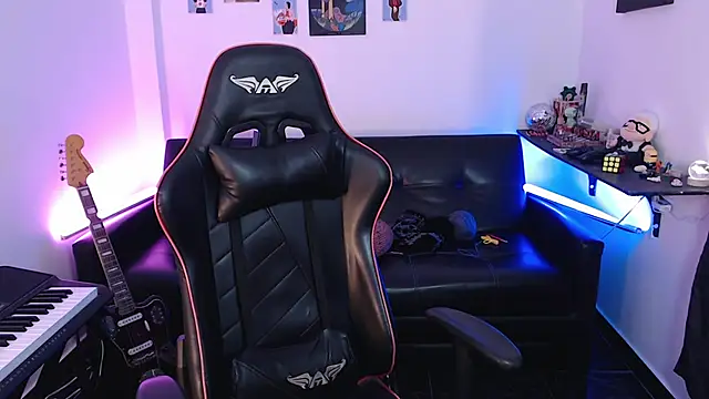 Snapshot of malik_harrison__ chatting on 03.04.25 malik harrison   online show from 03.04.25