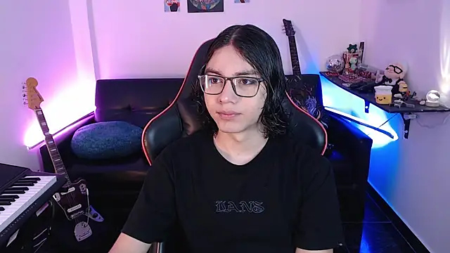 Snapshot of malik_harrison__ chatting on 03.13.25 malik harrison   online show from 03.13.25