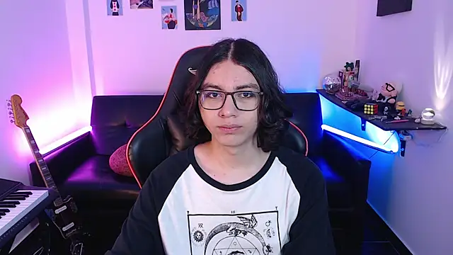 Snapshot of malik_harrison__ chatting on 03.21.25 malik harrison   online show from 03.21.25