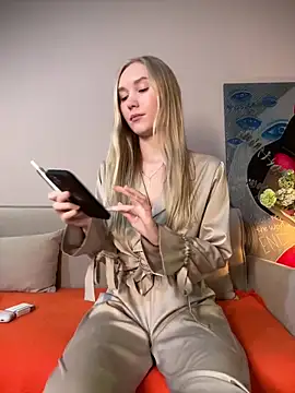 Snapshot of MariaTull chatting on 02.10.26 MariaTull online show from 02.10.26