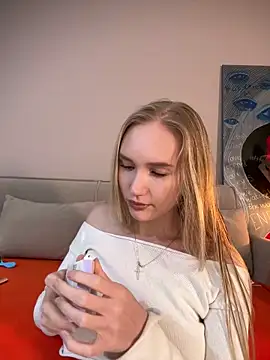 Snapshot of MariaTull chatting on 02.19.26 MariaTull online show from 02.19.26