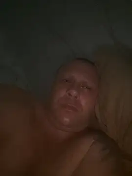 Snapshot of 1981-AZ chatting on 02.13.26 1981-AZ online show from 02.13.26