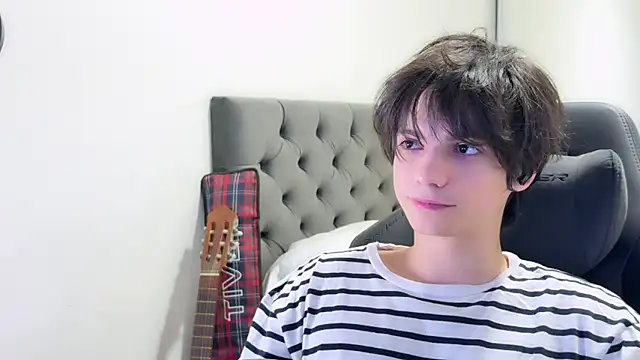 Snapshot of SasukeUhchiaa chatting on 12.05.24 SasukeUhchiaa online show from 12.05.24