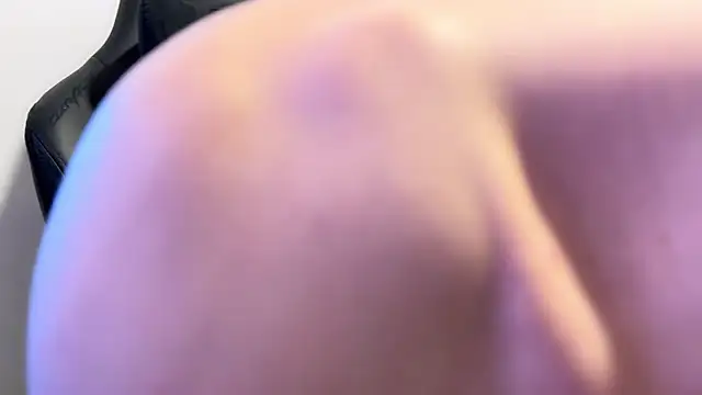 Snapshot of SasukeUhchiaa chatting on 02.19.25 SasukeUhchiaa online show from 02.19.25