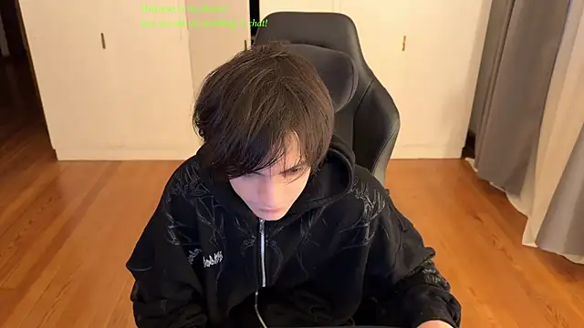 Snapshot of SasukeUhchiaa chatting on 07.28.26 SasukeUhchiaa online show from 07.28.26