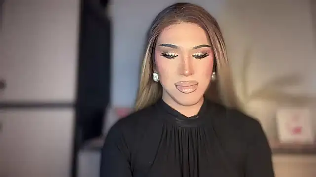 Ts glamxxxx online show from 12.17.25