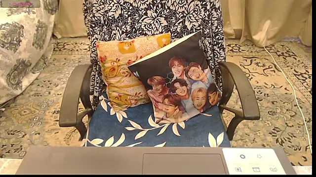 Snapshot of sexyrihana1 chatting on 07.26.26 sexyrihana1 online show from 07.26.26