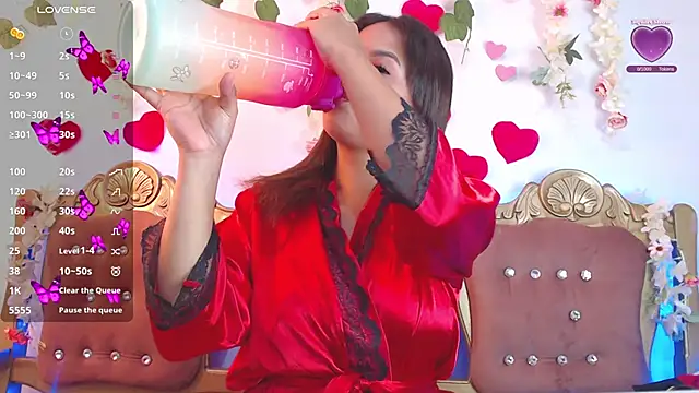 Snapshot of slutty_hotwife chatting on 03.01.25 slutty hotwife online show from 03.01.25