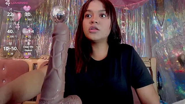 Snapshot of slutty_hotwife chatting on 11.28.25 slutty hotwife online show from 11.28.25