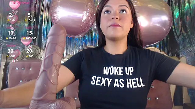 Snapshot of slutty_hotwife chatting on 02.25.26 slutty hotwife online show from 02.25.26