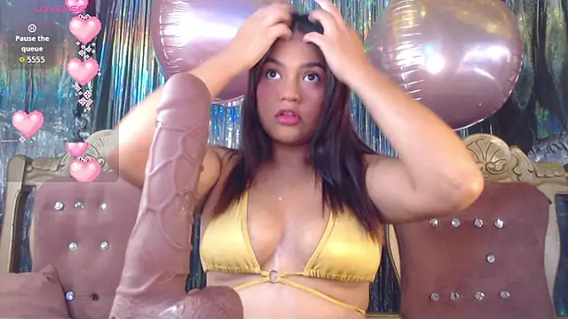 Snapshot of slutty_hotwife chatting on 03.01.26 slutty hotwife online show from 03.01.26