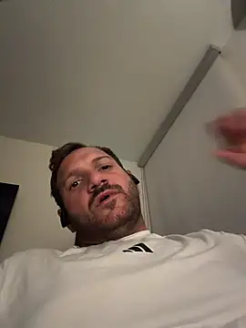 Snapshot of JonJ0 chatting on 04.03.26 JonJ0 online show from 04.03.26