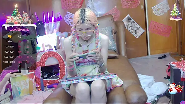 Skinygirl online show from 02.18.25