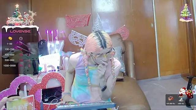 Skinygirl online show from 02.21.25