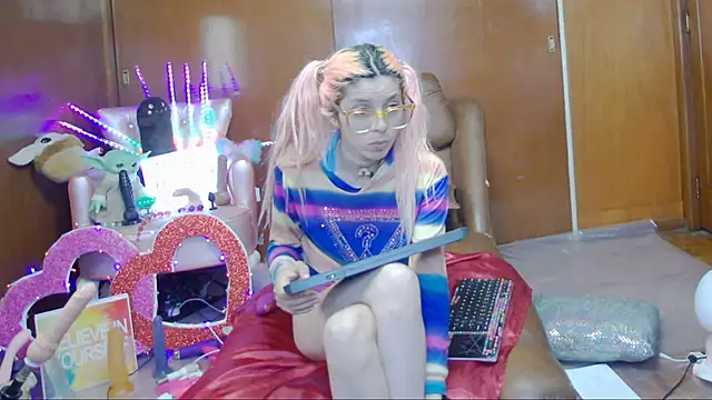 Skinygirl online show from 03.09.25