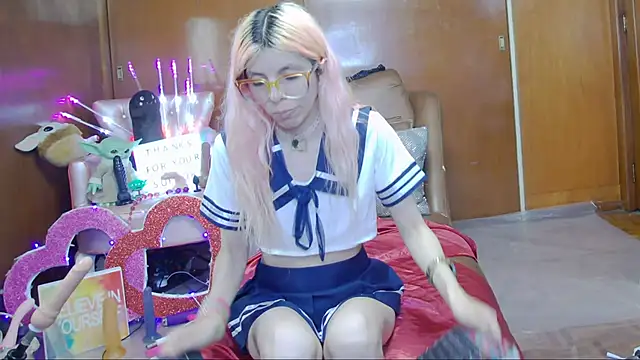 Skinygirl online show from 03.13.25