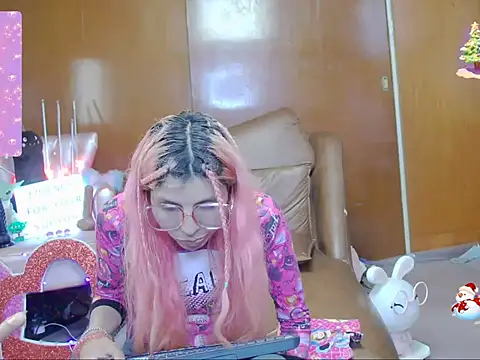 Skinygirl online show from 10.12.25