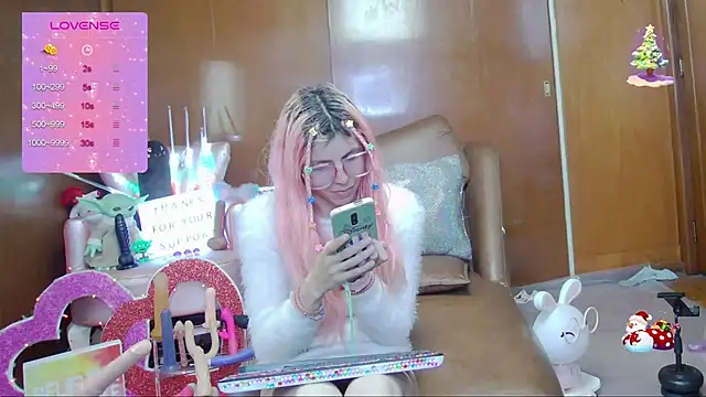 Skinygirl online show from 10.21.25