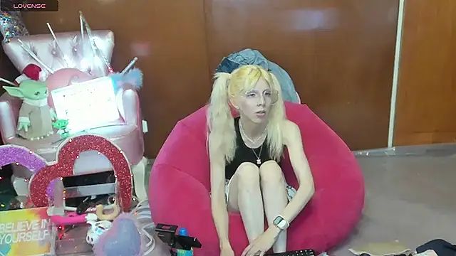 Skinygirl online show from 05.01.26