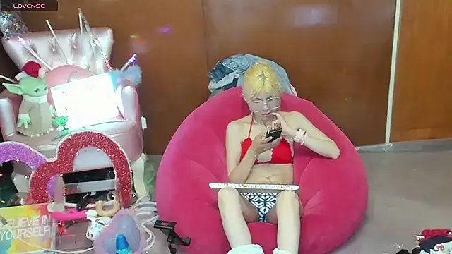 Skinygirl online show from 05.02.26