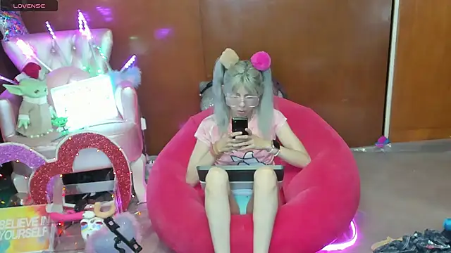 Skinygirl online show from 05.14.26