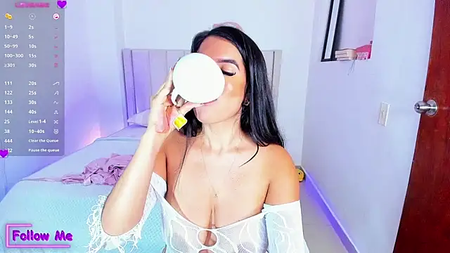 Snapshot of sheirysex_ chatting on 01.08.25 sheirysex online show from 01.08.25