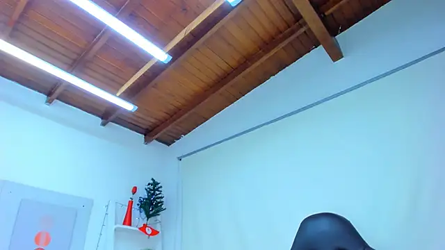 Snapshot of AlessiaMarcu- chatting on 12.04.24 AlessiaMarcu- online show from 12.04.24