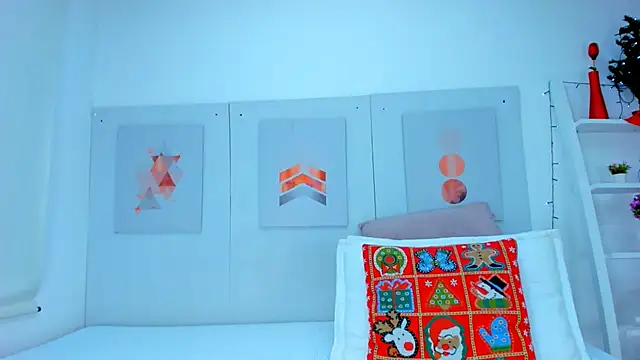 Snapshot of AlessiaMarcu- chatting on 12.11.24 AlessiaMarcu- online show from 12.11.24