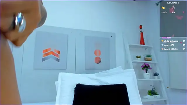 Snapshot of AlessiaMarcu- chatting on 01.10.25 AlessiaMarcu- online show from 01.10.25