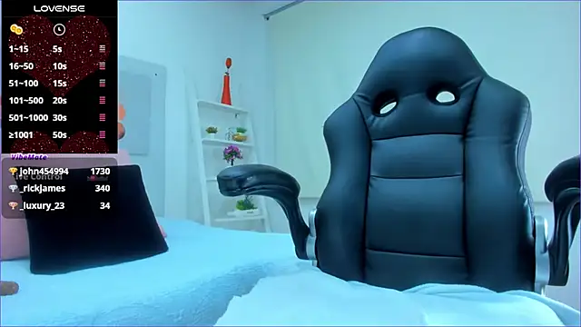 Snapshot of AlessiaMarcu- chatting on 03.13.25 AlessiaMarcu- online show from 03.13.25