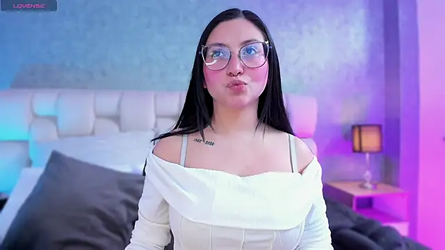 lucy neil online show from 01.25.25