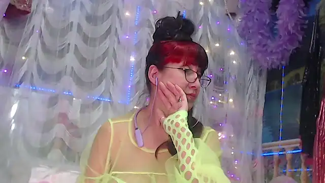 Snapshot of NightOrhideya chatting on 02.27.25 NightOrhideya online show from 02.27.25