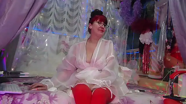 Snapshot of NightOrhideya chatting on 03.04.25 NightOrhideya online show from 03.04.25