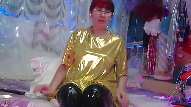 Snapshot of NightOrhideya chatting on 03.04.25 NightOrhideya online show from 03.04.25