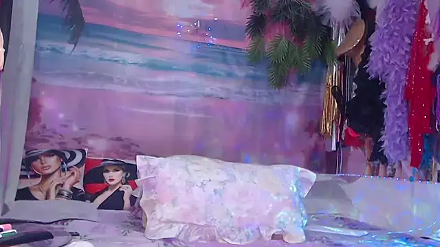 Snapshot of NightOrhideya chatting on 09.26.25 NightOrhideya online show from 09.26.25