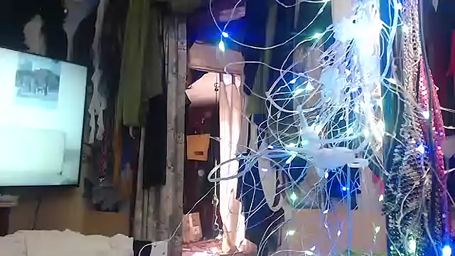 Snapshot of NightOrhideya chatting on 10.04.25 NightOrhideya online show from 10.04.25