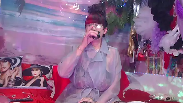 Snapshot of NightOrhideya chatting on 10.12.25 NightOrhideya online show from 10.12.25