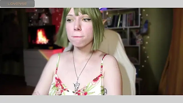 Snapshot of freya_sunny chatting on 03.04.25 freya sunny online show from 03.04.25