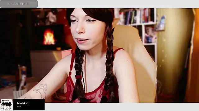 Snapshot of freya_sunny chatting on 03.19.25 freya sunny online show from 03.19.25