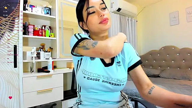 FuckDollNicky online show from 02.06.25